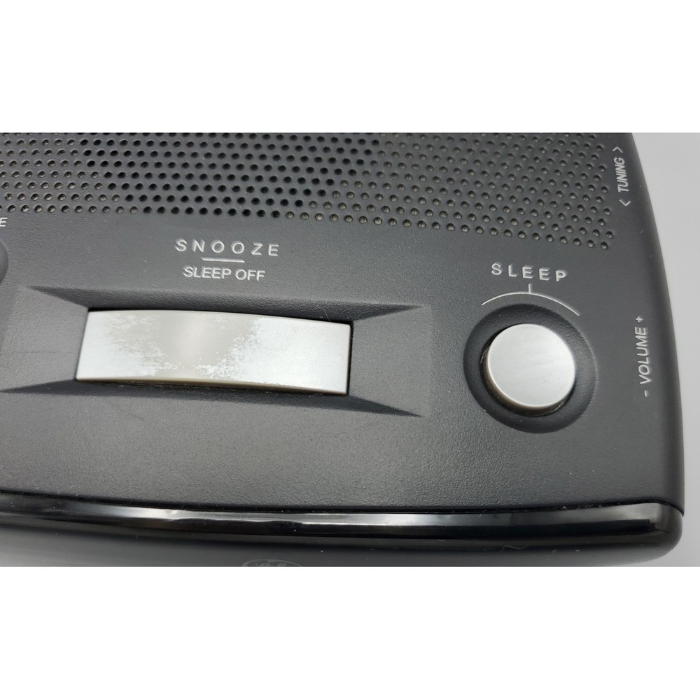 Vintage GE 7-4836B AM/FM Digital Alarm Clock Radio Snooze  Black Green LED Retro - Picture 10 of 16